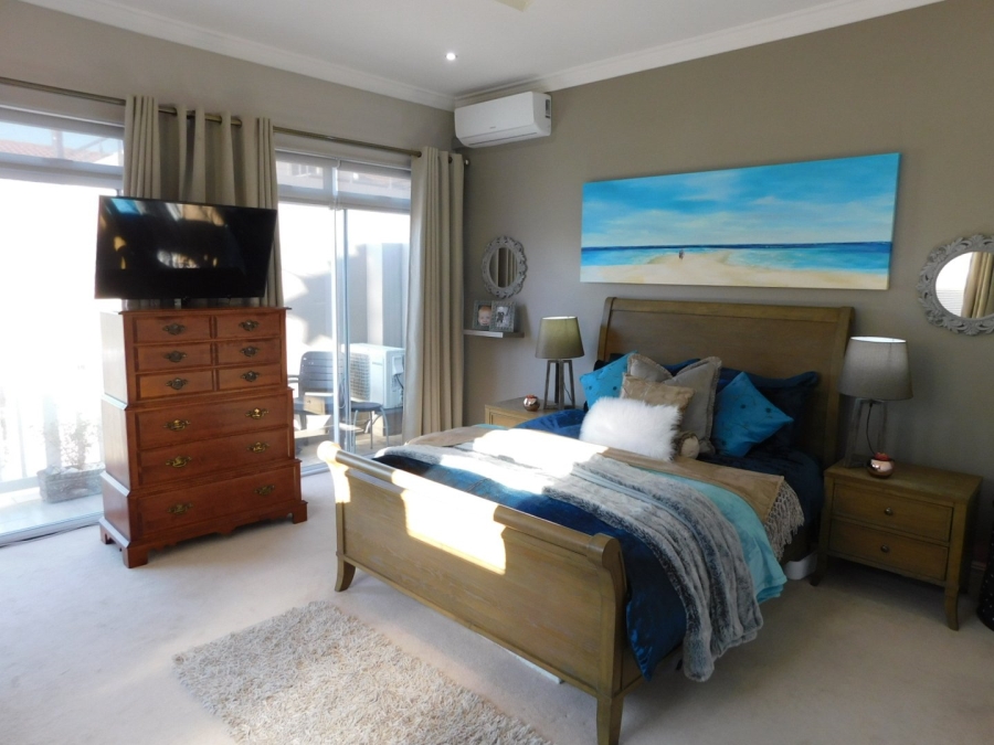 3 Bedroom Property for Sale in Harbour Island Western Cape